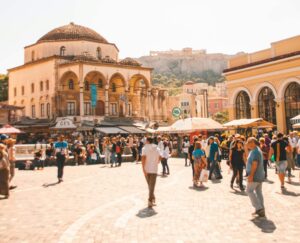 טיולים באזור אתונה בלי רכב: הרפתקאות נגישות בתחבורה ציבורית